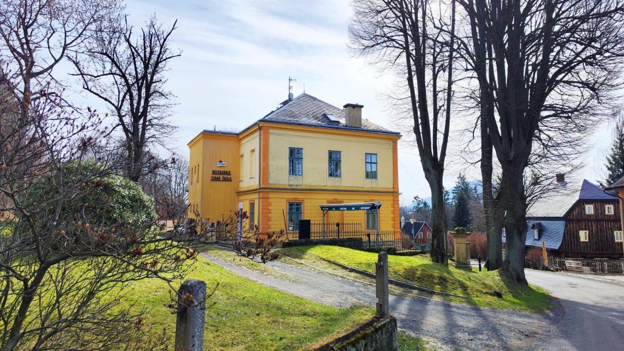 Hotel Stara Skola Mezná エクステリア 写真