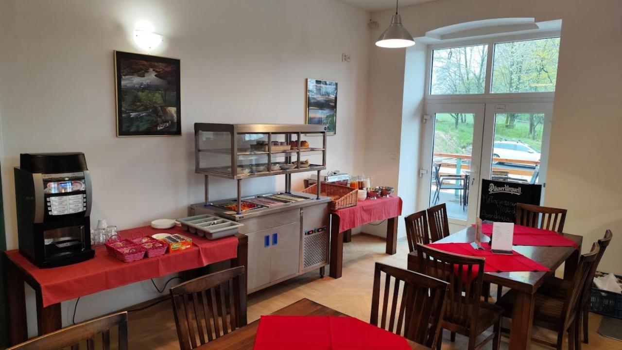 Hotel Stara Skola Mezná エクステリア 写真